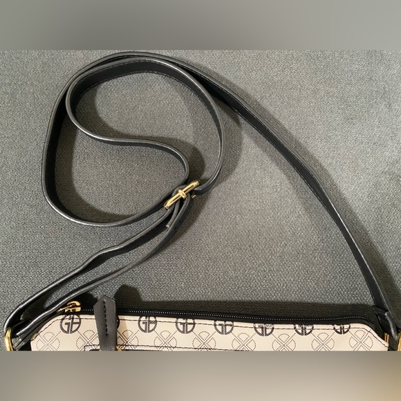 Giani Bernini Tonal Signature Crossbody - Picture 11 of 16